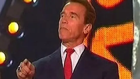 Schwarzenegger apeluje o pomoc