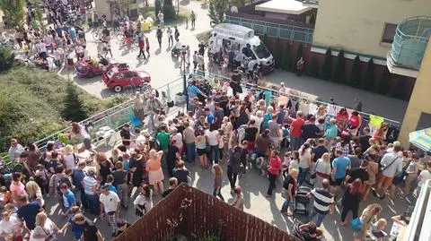 Setki osób pojawiły się na kiermaszu, aby wesprzeć Asię i jej mamę