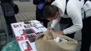 Każdy chętny może wysłać pocztówkę do premiera w obronie zwierząt futerkowych
