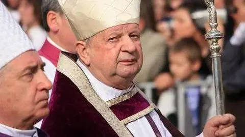 Kard. Dziwisz apeluje o zwrot relikwii 
Jana Pawła II