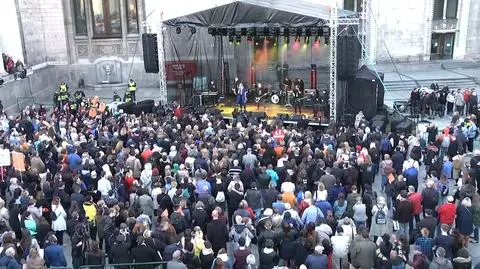 Wsparcie dla strajkujących nauczycili. Koncert "artyści dla nauczycieli"