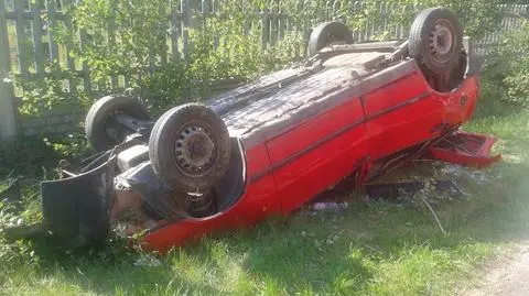 14-latek dachował, uciekł i ukrył się na strychu