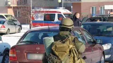 Otoczony przez antyterrorystów policjant zastrzelił się