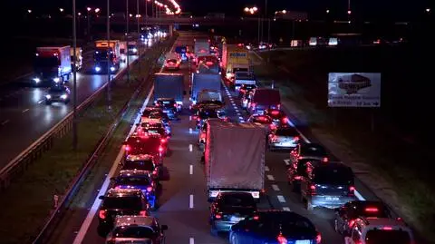 Po poniedziałkowym wypadku na A4 kierowcy stali w gigantycznych korkach