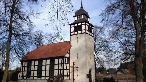 Ksiądz uderzył dziecko w czasie mszy? "Lubił szarpnąć sobie ministrantów"