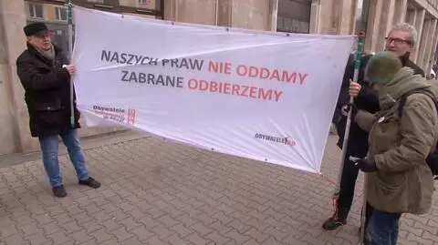 Wezwania zostały wręczone aktywistom osobiście
