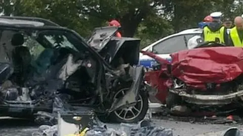Czołowe zderzenie na krajowej "dwójce". Cztery osoby zginęły