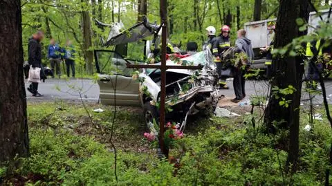 One of the cars landed fronting the cross that&#039;s been standing there for over a decade, marking another tragic accident