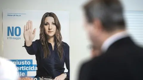 Szwajcarzy poparli ściślejszą kontrolę nad bronią i zmiany w podatkach dla firm