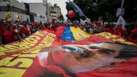 Wspierający Maduro obywatele wyszli na ulice, trwają też protesty antyrządowe