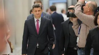 Paikot po raz kolejny krytykuje Kościół