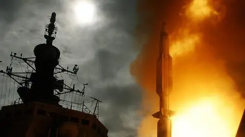 Tarcza ciągle dzieli