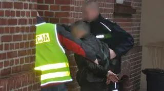 Mężczyzna zaatakował nożem swoich krewnych