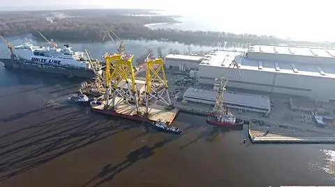 Jackety elektrowni wiatrowej płyną ze Szczecina do Danii
