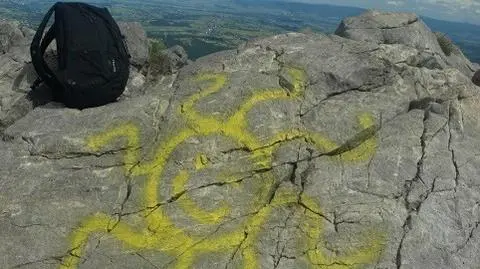 Graffiti na Giewoncie. Usunięcie nie będzie łatwe