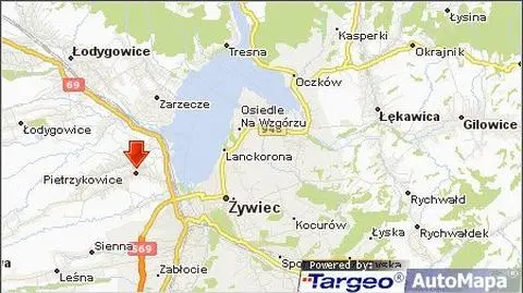 Bus uderzył w ciężarówkę
