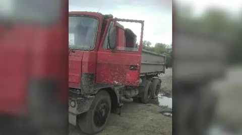 Wysiadał z ciężarówki, wpadł pod koła. 67-latek zginął na miejscu