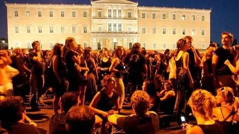 "Pozwolili, by Grecja płonęła"