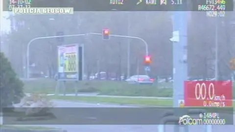 Z promilami przejechała na czerwonym i nie zatrzymała się na przejściu