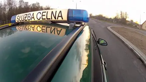 Nietrzeźwy celnik pokazywał broń 
w agencji towarzyskiej. Zawieszony