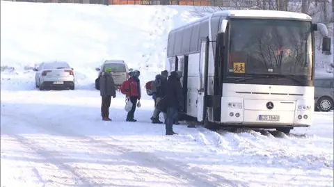 Po tragedii na basenie koloniści wracają do domów