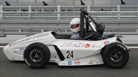Studenckim bolidem jadą na tor Formuły 1