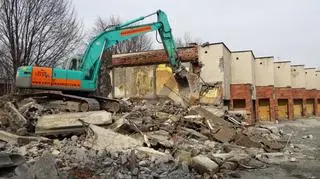 Rozbiórka Motelu "Krak" trwa