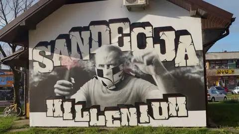 Mural z kibicem podzielił mieszkańców