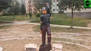 Rzeźba powstańca warszawskiego na jednym z osiedli w Legnicy