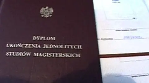Godło na dyplomie zamiast "orzełka"