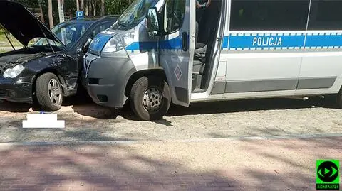 Lębork. Zawracał korytarzem życia i uderzył w radiowóz