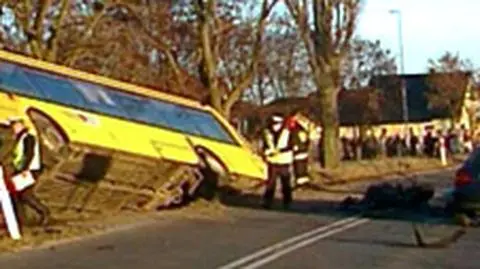 Jedna osoba nie żyje, 
20 rannych w wypadku