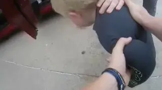 Zdarzenie zarejestrowała kamera umieszczona na mundurze policjanta