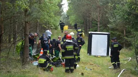 Beczki znaleźli saperzy podczas rozminowywania, teren zabezpieczyli strażacy