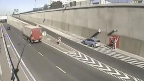 Pieszy wszedł do tunelu pod Martwą Wisłą mimo zakazu