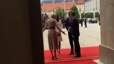 Powitanie pary książęcej zza kulis