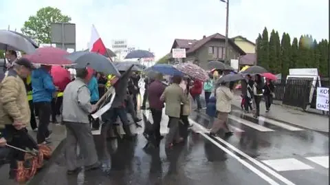 Protest w Jaśkowicach. Przechodnie muszą uciekać przed TIR-ami