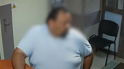 Uderzył ratownika, policja pokazała jego twarz. Sam zgłosił się na komisariat