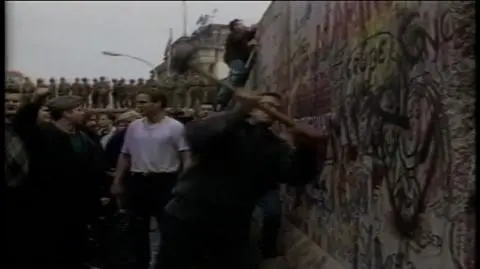 25 lat temu upadł Mur Berliński