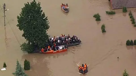 Pan Stanisław został uratowany z zalanego domu