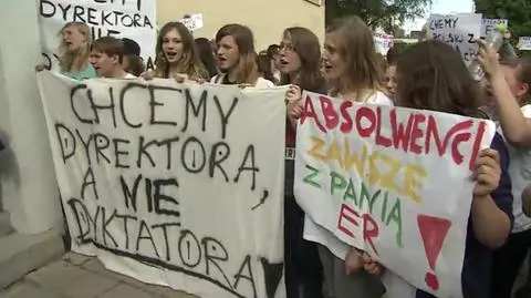 Uczniowie i rodzice bronią nauczycielki. 
"Chcemy dyrektora, a nie dyktatora"