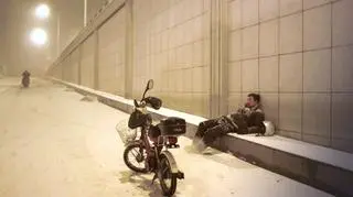 Chiński film kryminalny "Bai Ri Yan Huo" (Czarny węgiel, cienki lód) w reżyserii Yinan Diao otrzymał Złotego Niedźwiedzia - nagrodę główną 64. festiwalu filmowego w Berlinie