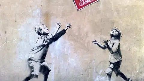 Kolejny mural Banksy'ego "wycięty" ze ściany
