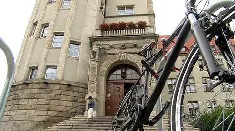 Nie chcą stojaków przed Wejściem Cesarskim. "Chodzi o estetykę" 