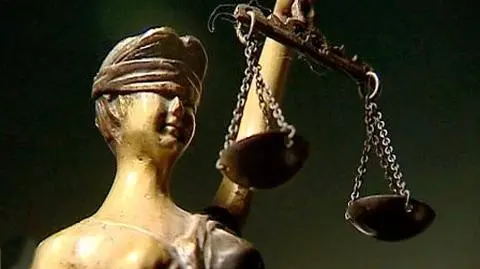 Adwokat podejrzany o pedofilię. Sąd wypuścił go za poręczeniem 