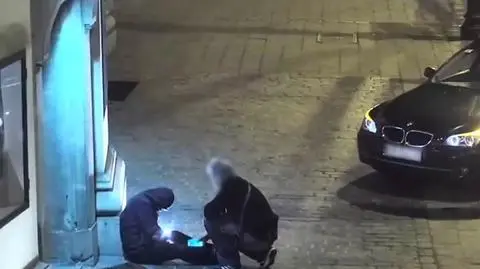 Taksówkarz okradł nietrzeźwego mężczyznę. Usłyszał zarzuty