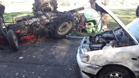 Ciągnik dachował. Traktorzysta wyleciał z kabiny