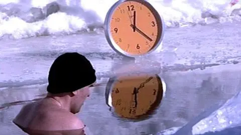 Wytrzymał 
100 minut w przerębli