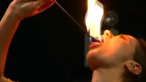 Szkoła połykaczy ognia