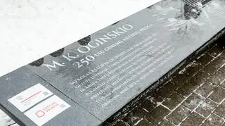 Ławeczkę odsłonięto w styczniu 